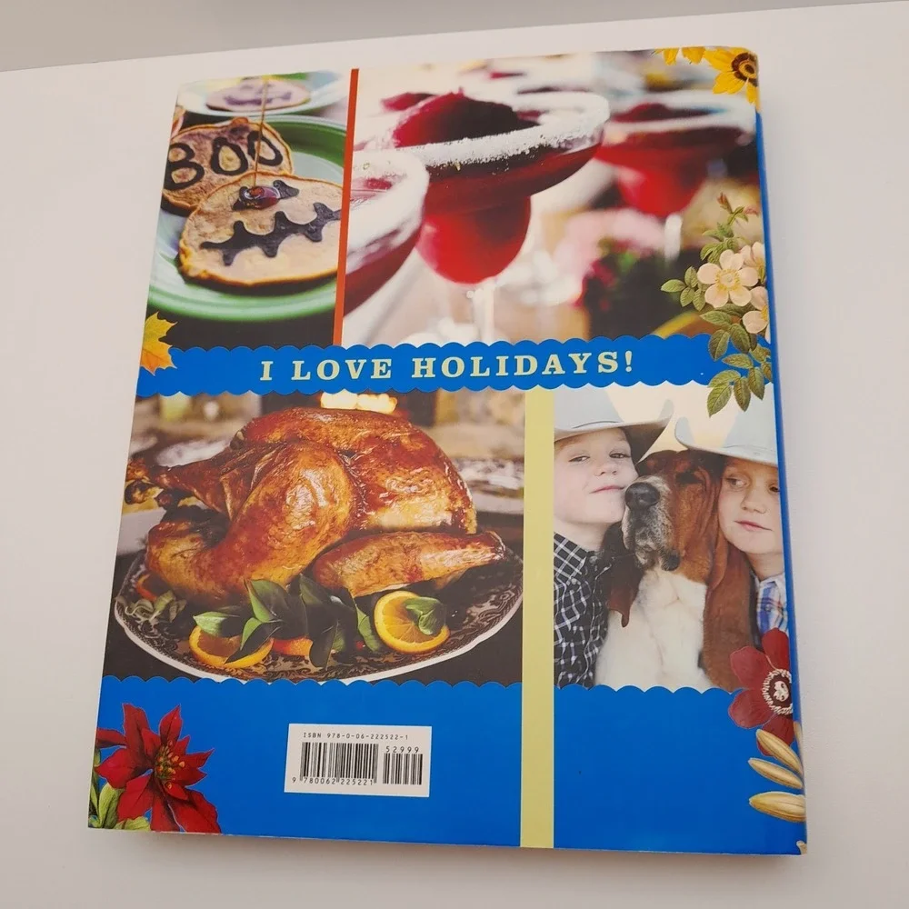 The Pioneer Woman Cooks: A Year of Holidays: 140 Step-by-Step Recipe - VERY GOOD